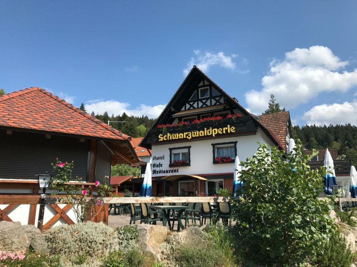 Hotel-Berggasthof Schwarzwaldperle 萨巴赫瓦登 外观 照片